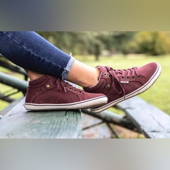 Taos TOP STAR Bordeaux Distressed Canvas Hi-Top Sneakers - Picture 1 of 9